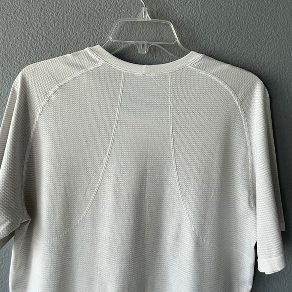 Lululemon Men's Metal Vent Tech TShirt - Picture 7 of 8